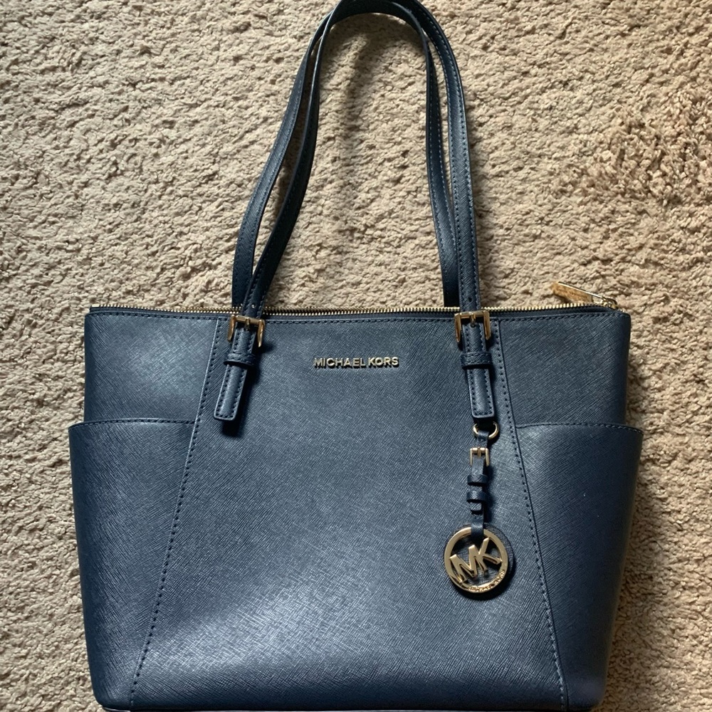 Like New Michael Kors Purse